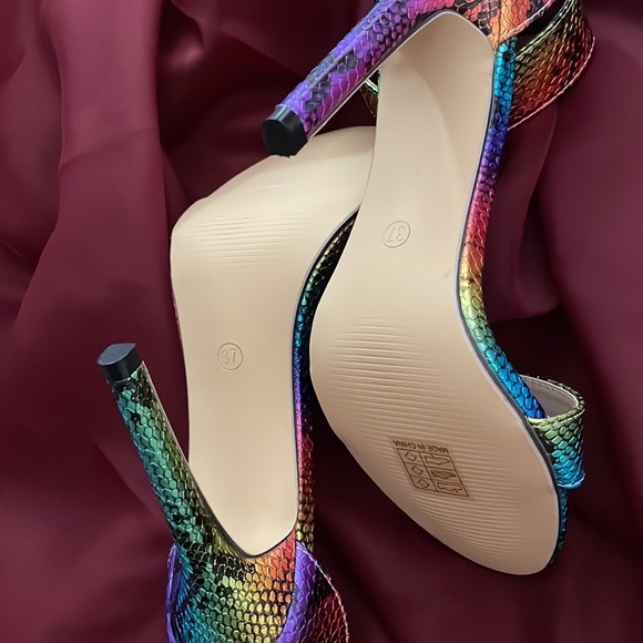 NEW • Snake Print Rainbow Heeled Sandal - Picture 6 of 7